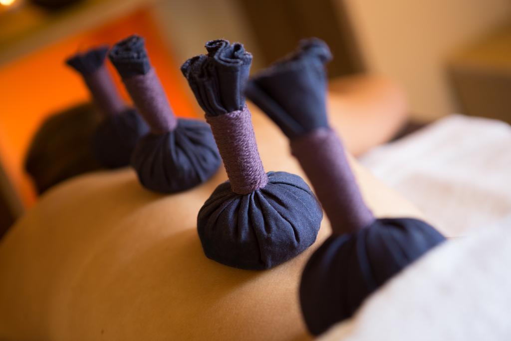 Hacienda Zorita Wine Hotel & Spa Valverdón Exteriör bild Thai herbal compress